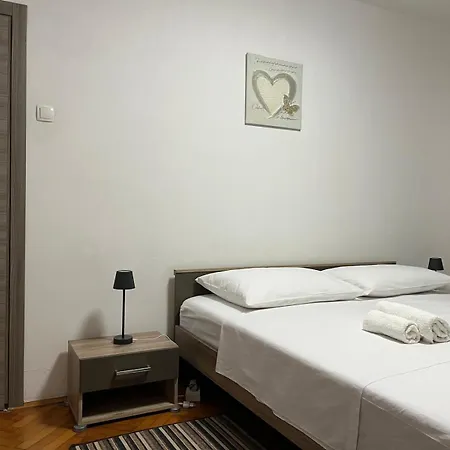 Iva Apartman